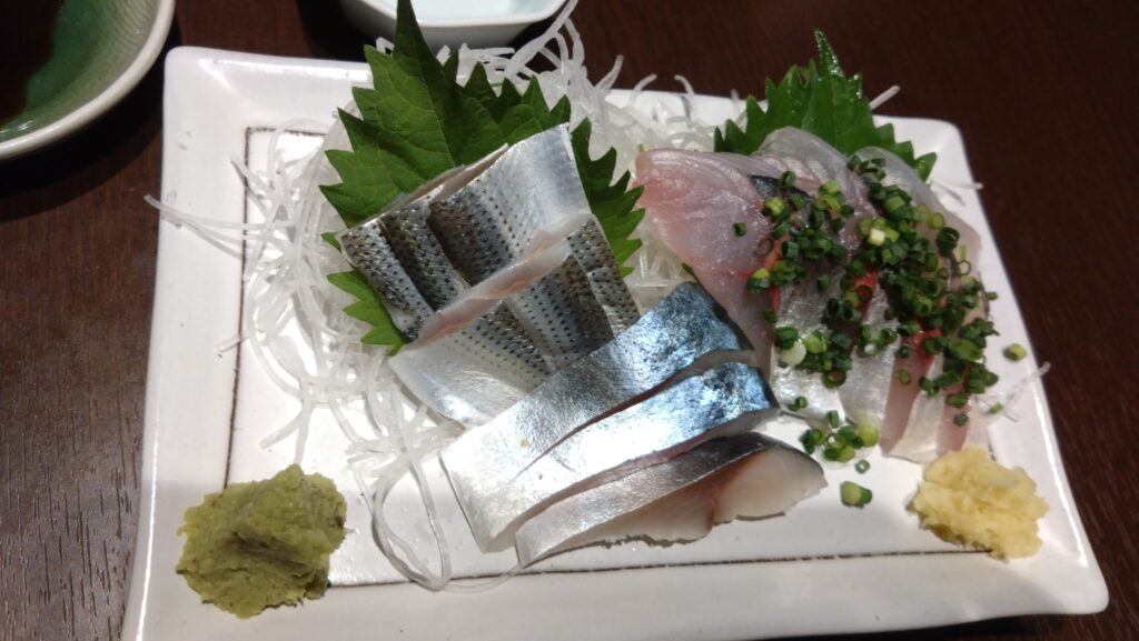 青魚刺し