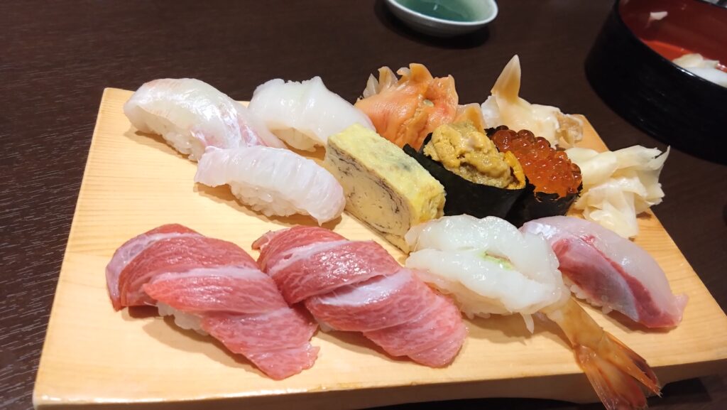 鮨盛り合わせ