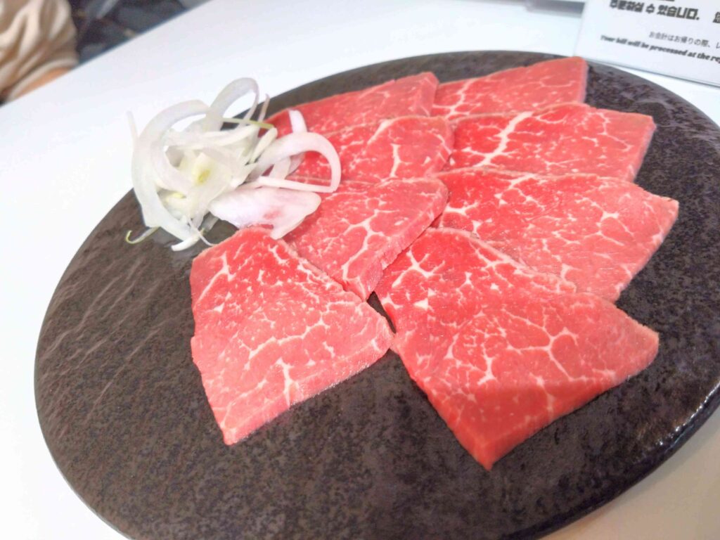 にく