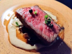 メインの肉料理